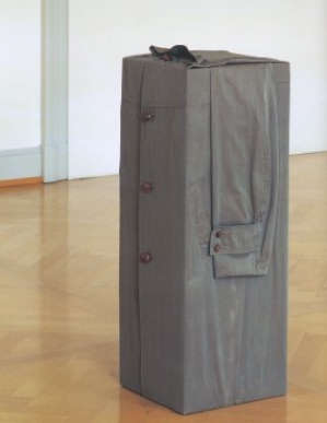 Erwin Wurm - serie fabric sculpture