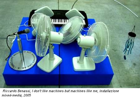 Riccardo Benassi, I don�t like machines but machines like me, installazione mixed-media, 2005