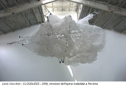 Loris Cecchini - CLOUDLESS - 2006, versione dell'opera installata a Pechino