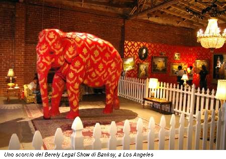 Uno scorcio del Berely Legal Show di Banksy, a Los Angeles