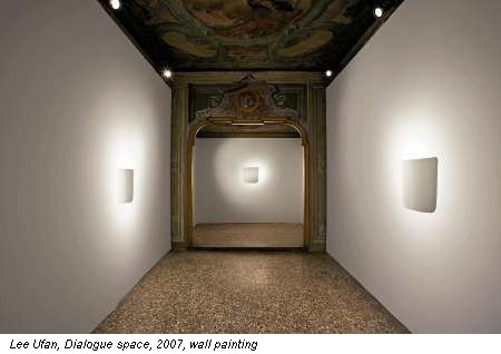 Lee Ufan, Dialogue space, 2007, wall painting