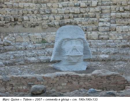 Marc Quinn � Totem � 2007 � cemento e ghisa � cm. 190x190x133