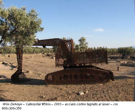 Wim Delvoye � Caterpillar #5bis � 2003 � acciaio corten tagliato al laser � cm. 900x300x350