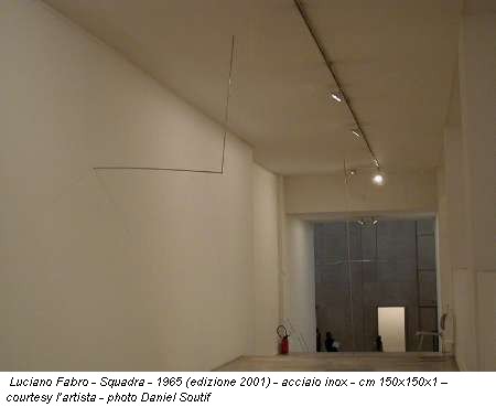 Luciano Fabro - Squadra - 1965 (edizione 2001) - acciaio inox - cm 150x150x1 - courtesy l'artista - photo Daniel Soutif