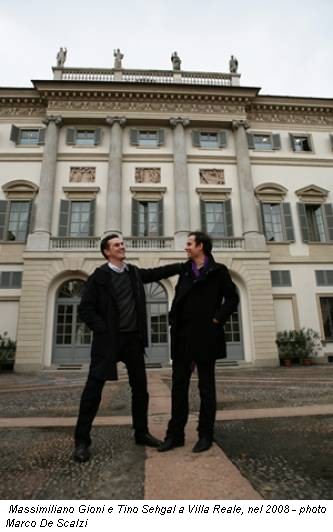 Massimiliano Gioni e Tino Sehgal a Villa Reale, nel 2008 - photo Marco De Scalzi