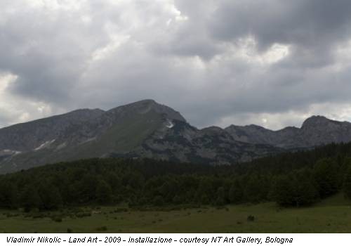 Vladimir Nikolic - Land Art - 2009 - installazione - courtesy NT Art Gallery, Bologna