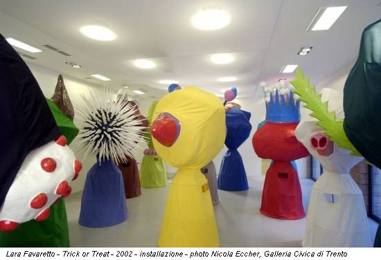 Lara Favaretto - Trick or Treat - 2002 - installazione - photo Nicola Eccher, Galleria Civica di Trento
