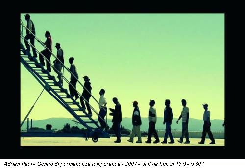 Adrian Paci - Centro di permanenza temporanea - 2007 - still da film in 16:9 - 5’30’’