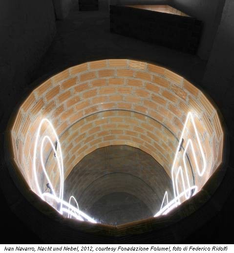 Ivan Navarro, Nacht und Nebel, 2012, courtesy Fonadazione Folume!, foto di Federico Ridolfi