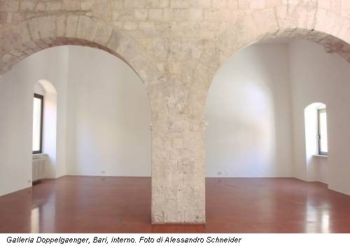 Galleria Doppelgaenger, Bari, interno. Foto di Alessandro Schneider