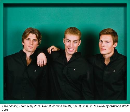 Elad Lassry, Three Men, 2011. C-print, cornice dipinta, cm 29,2x36,8x3,8. Courtesy l'artista e White Cube