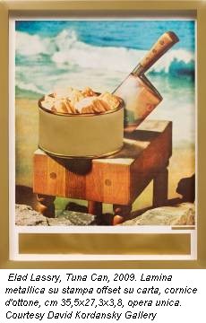 Elad Lassry, Tuna Can, 2009. Lamina metallica su stampa offset su carta, cornice d'ottone, cm 35,5x27,3x3,8, opera unica. Courtesy David Kordansky Gallery
