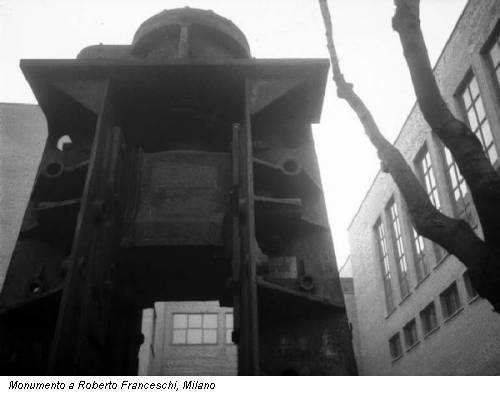 Monumento a Roberto Franceschi, Milano