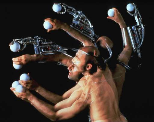 Corpi mutanti e metamorfosi tecnologiche al Bulk di Milano. Ospite d’eccezione? Stelarc