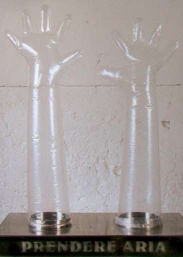 fino al 31.V.2005 | Enrico Minato – Di-segno con-dito | Venezia, Galleria Totem Il Canale fino al 31.V.2005 | Enrico Minato – Di-segno con-dito | Venezia, Galleria Totem Il Canale