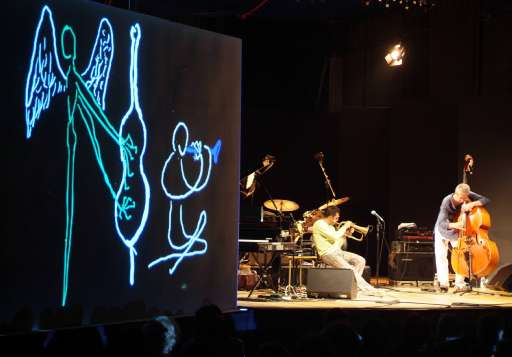 Il jazz di Fresu e i disegni di Pinna. A Milano, una performance visivo-musicale