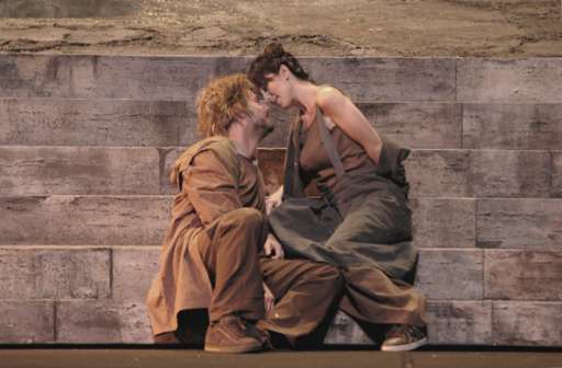 Mozart fashion e metropolitano. Botto & Bruno vestono il cast del Don Giovanni, al Carlo Felice di Genova