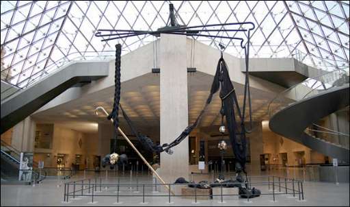 Mostre sottovetro. Tra il Macro e il Louvre chi copia chi?