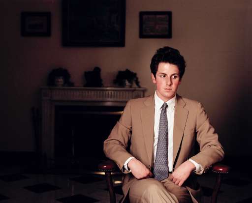 Giovani fotografi americani in mostra. Nel primo monomarca milanese Tommy Hilfiger