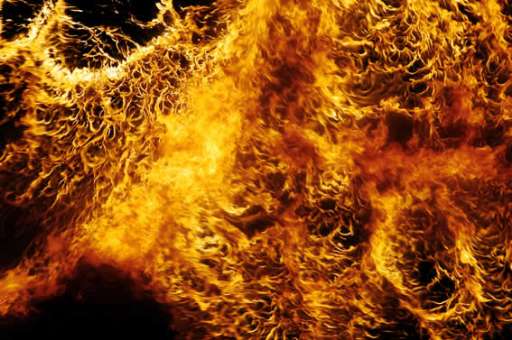 Roma in fiamme. Scoppiano i tre incendi digitali di Thyra Hilden & Pio Diaz