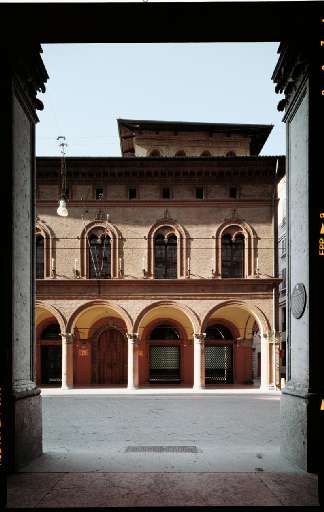 From Bologna, Philippe Daverio rivela quattro palazzi del centro storico