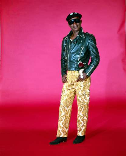 fino al 25.II.2006 | Samuel Fosso | Roma, Extraspazio fino al 25.II.2006 | Samuel Fosso | Roma, Extraspazio