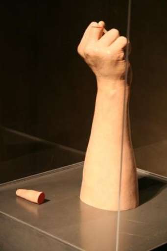 fino al 28.II.2006 | Pierandrea Galtrucco – In gold we trust | Bologna, Galleria Marabini