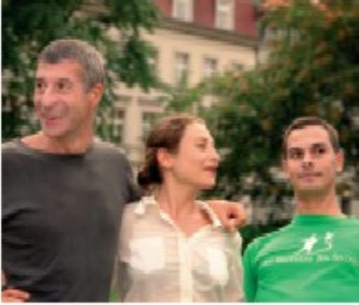 Quarta Berlin Biennale. Cattelan-Subotnick-Gioni portano l’arte in chiesa, a scuola e al cimitero