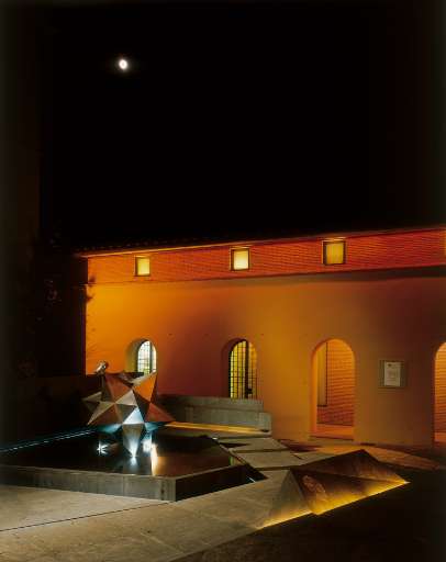 Nel segno di Leonardo. Si inaugura a Vinci la piazza disegnata da Mimmo Paladino