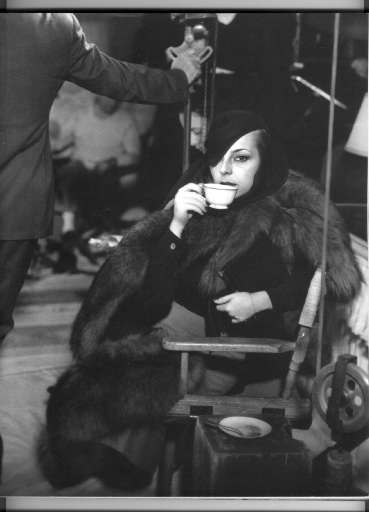 fino al 25.III.2006 | Narcisa Monni – Wörter & Besitzt | Roma, Studio Stefania Miscetti fino al 25.III.2006 | Narcisa Monni – Wörter & Besitzt | Roma, Studio Stefania Miscetti