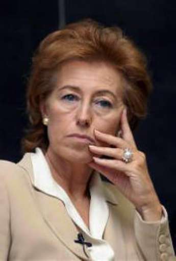 L’Ago e Filo di Olbenburg a Piazzale Cadorna? Meglio in un parco. Parola di Letizia Moratti L’Ago e Filo di Olbenburg a Piazzale Cadorna? Meglio in un parco. Parola di Letizia Moratti