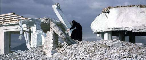 Premio Pino Pascali, vince la giovane afgana Lida Abdul Premio Pino Pascali, vince la giovane afgana Lida Abdul