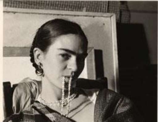 Frida Kahlo Style. A Roma un concorso per abiti ispirati alla grande artista messicana Frida Kahlo Style. A Roma un concorso per abiti ispirati alla grande artista messicana