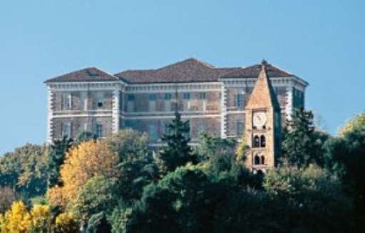 In metrò al Castello di Rivoli. Fallito il referemdum anti-scala mobile In metrò al Castello di Rivoli. Fallito il referemdum anti-scala mobile