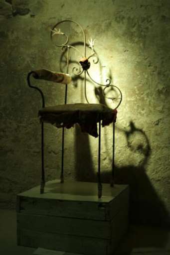 fino al 16.VII.2006 | In_sedia_menti | Torregrande (or), Torre spagnola