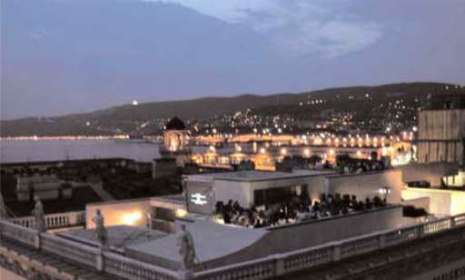 Revoltella estate. Appuntamenti sulla terrazza che da sul mare