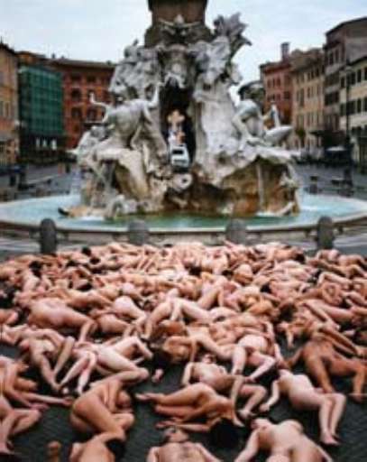 Troppo caldo? Andate a spogliarvi a Düsseldorf!