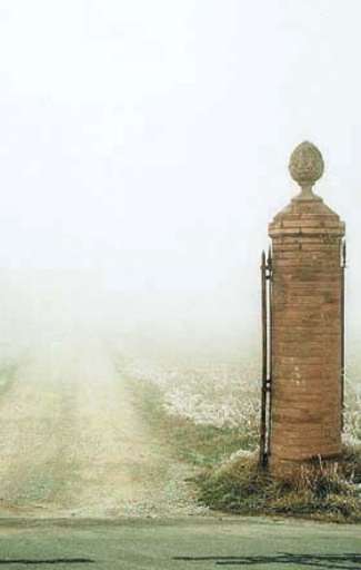 fino all’8.X.2006 | Luigi Ghirri | Verona, Scavi Scaligeri fino all’8.X.2006 | Luigi Ghirri | Verona, Scavi Scaligeri