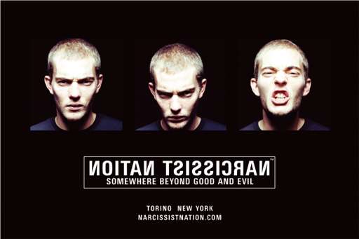 A Torino installazione di Maura Banfo per il debutto italiano di Narcissist Nation