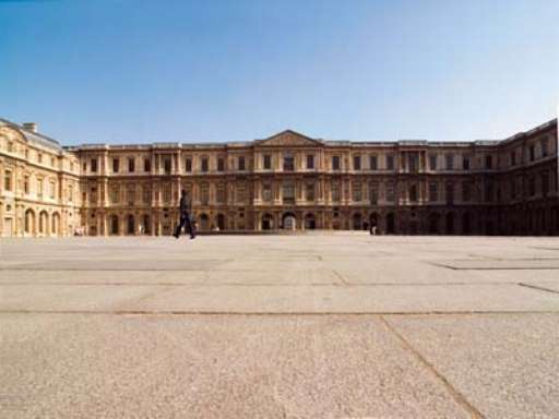 Asteroide Fiac. La fiera parigina piomba al Louvre ed al Grand Palais