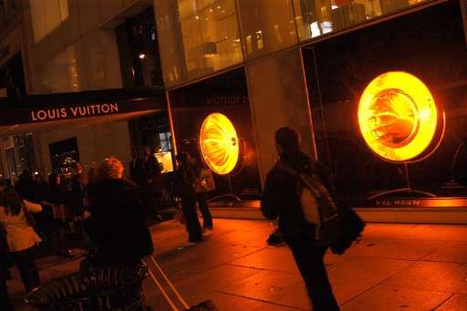 Olafur Eliasson vi guarda. Dalle vetrine Louis Vuitton di tutto il mondo Olafur Eliasson vi guarda. Dalle vetrine Louis Vuitton di tutto il mondo