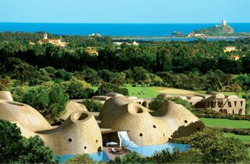 Serdegna, l’albergo di Fuksas. Tra nuraghe e quartiere fieristico