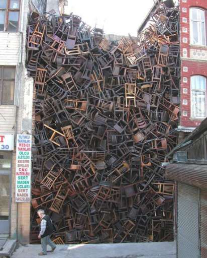 Tate Modern, di Doris Salcedo il prossimo intervento nella Turbine Hall