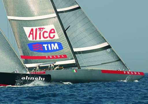 Prada, scenografia di Rem Koolhaas per la megafesta di Luna Rossa a Valencia