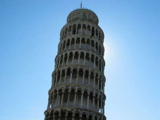 Pisa, in arrivo la gemella della torre pendente…