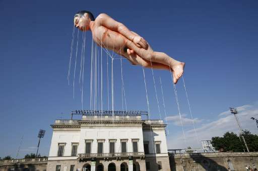 L’autoritratto volante. Sui cieli di Milano…