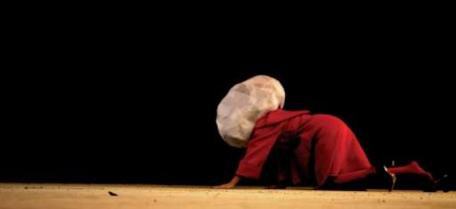 Performance stile “Grande fratello” per Mindfield, ultimo video di Marcella Vanzo