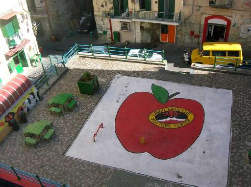 Largo Baracche, anche ai quartieri spagnoli Napoli si incontra con l’arte… Largo Baracche, anche ai quartieri spagnoli Napoli si incontra con l’arte…