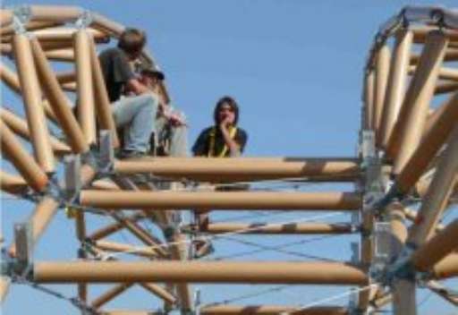 L’effimero (?) ponte di  Shigeru Ban nel sud della Francia…