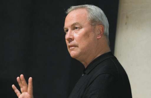 David Hockney premia Robert Wilson. Con una “Rosa d’Oro” siciliana… David Hockney premia Robert Wilson. Con una “Rosa d’Oro” siciliana…